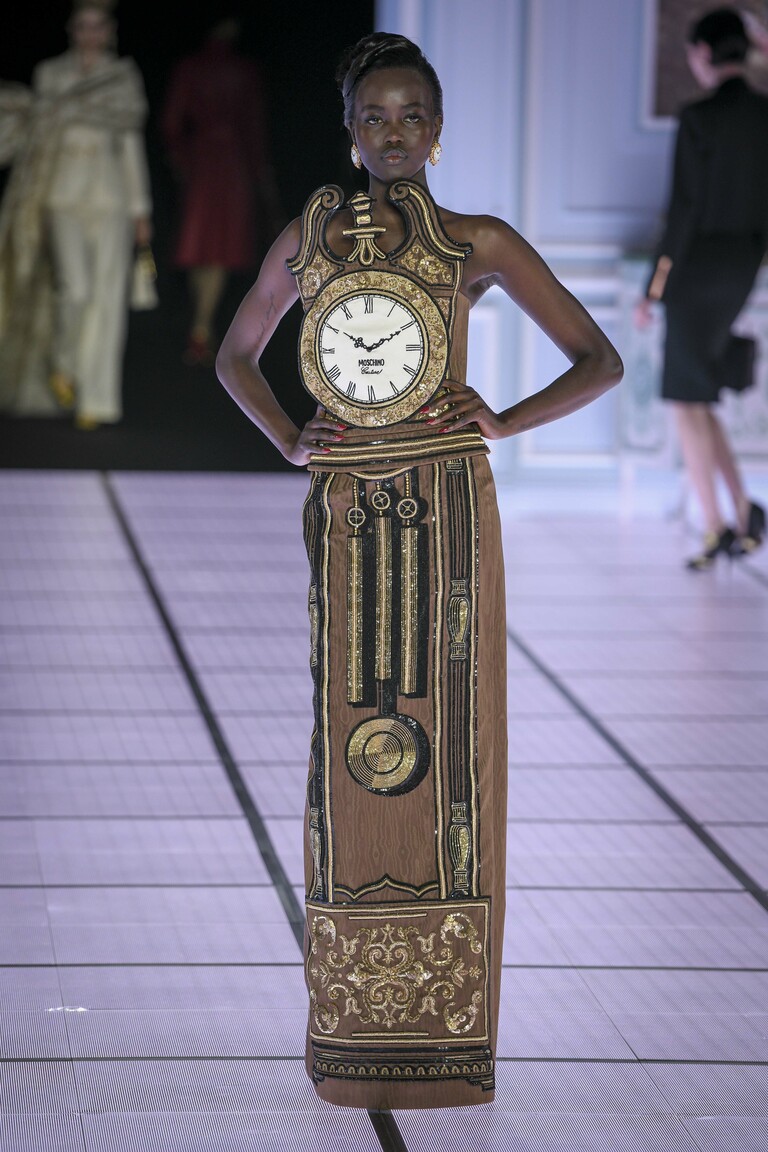 Показ Moschino